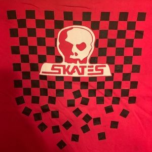 Red cotton SKULL SKATES shirt sized XL